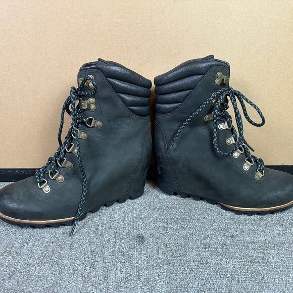 Sorel Conquest Wedge Apres Ski Boots in Black Leather Womens Size US 8 / EU 39 - Picture 1 of 7